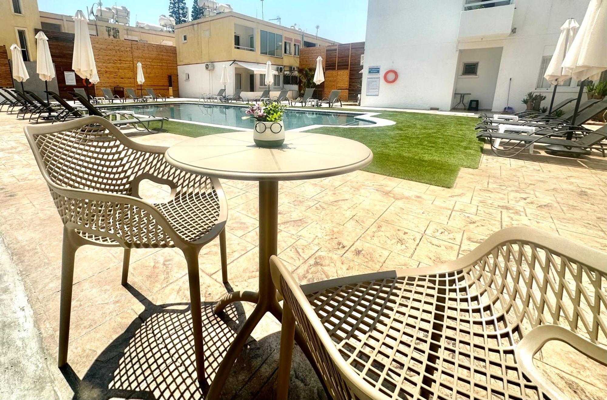 Sun Plaza Suites - Adults Only Ayia Napa Exterior foto